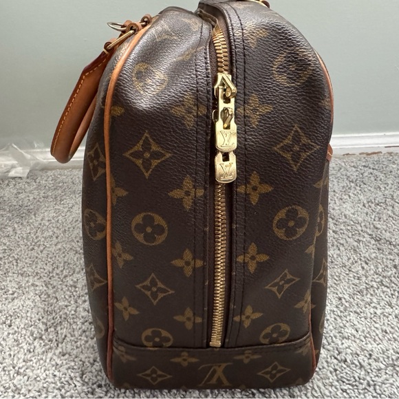 Louis Vuitton Deauville Monogram Handbag GUC - Picture 4 of 16